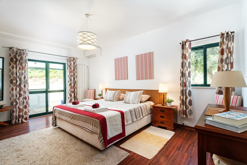 Holiday villa rental bedroom Algarve